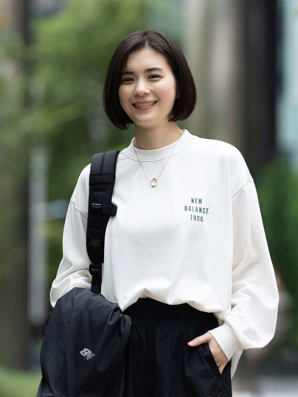 クロップドロングスリーブTシャツ