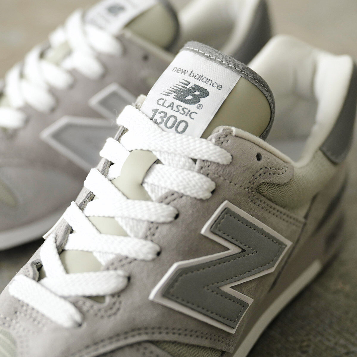 New Balance 1300 グレー/ホワイト スニーカー Made in USA 1300｜ニューバランス公式通販 | - New Balance