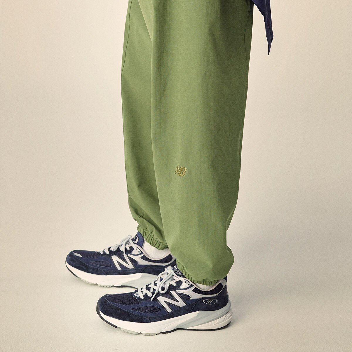 NB GREY ジョガーパンツ