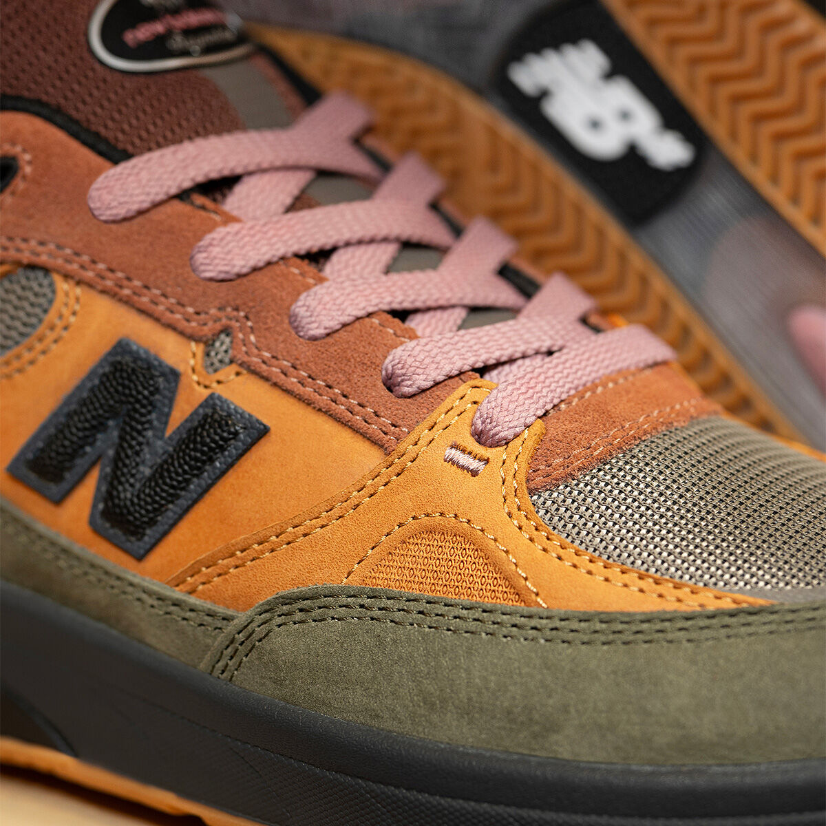 Mike Gigliotti x NB Numeric 933 Reynolds｜ニューバランス公式通販