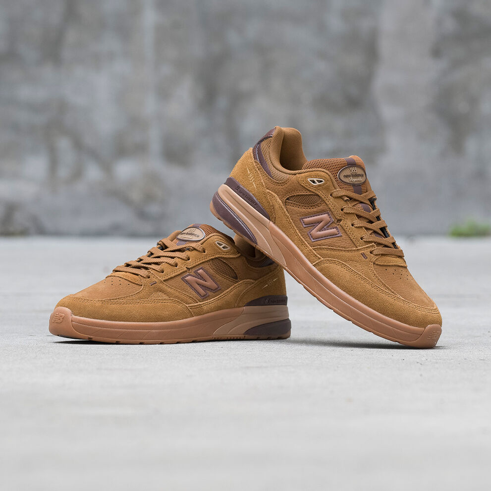 NB Numeric Andrew Reynolds 933