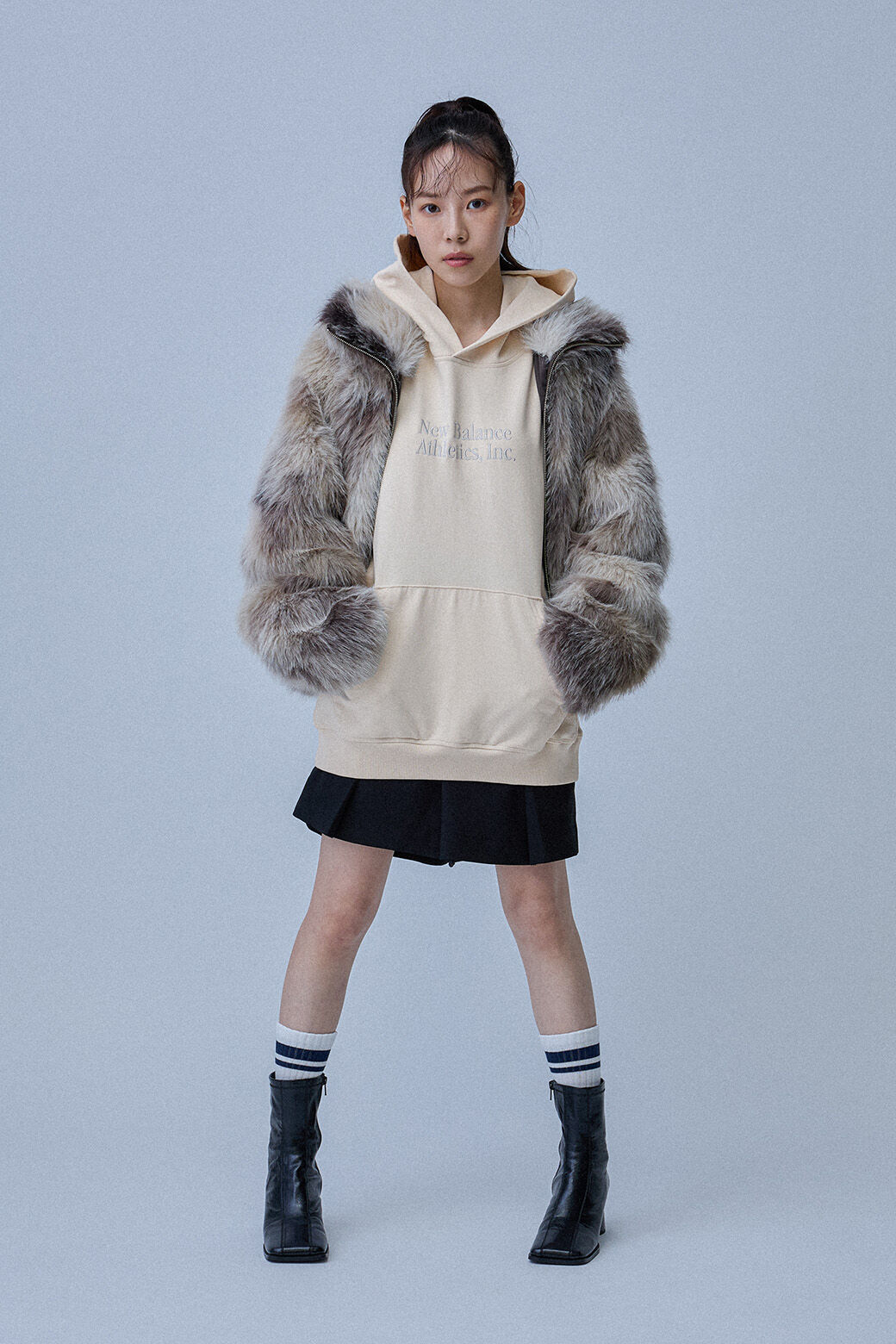 Tops：Athletics クラシックスフーディ