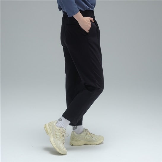 【予約】 MET24 Tuck Slim Tapered Pants