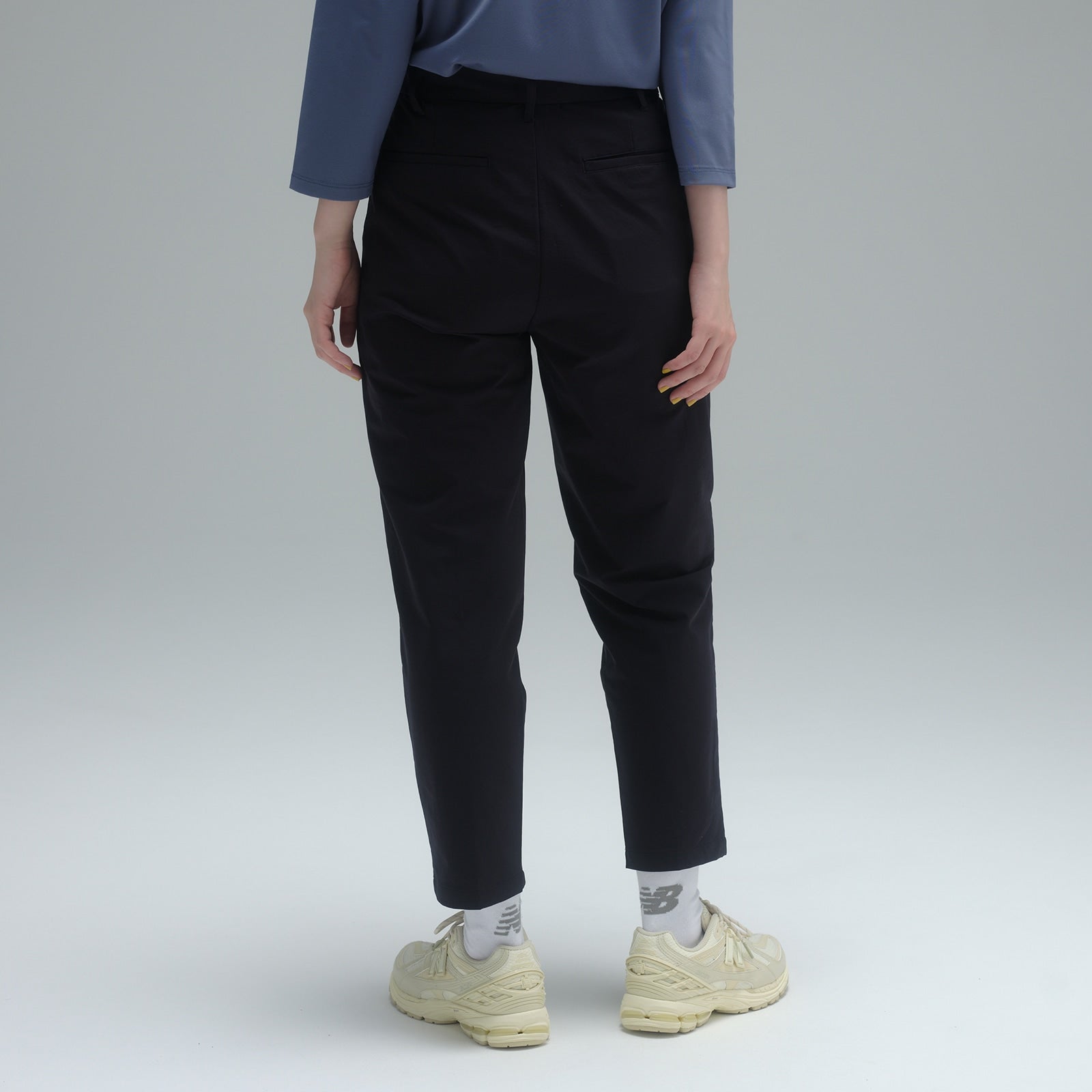 【予約】 MET24 Tuck Slim Tapered Pants