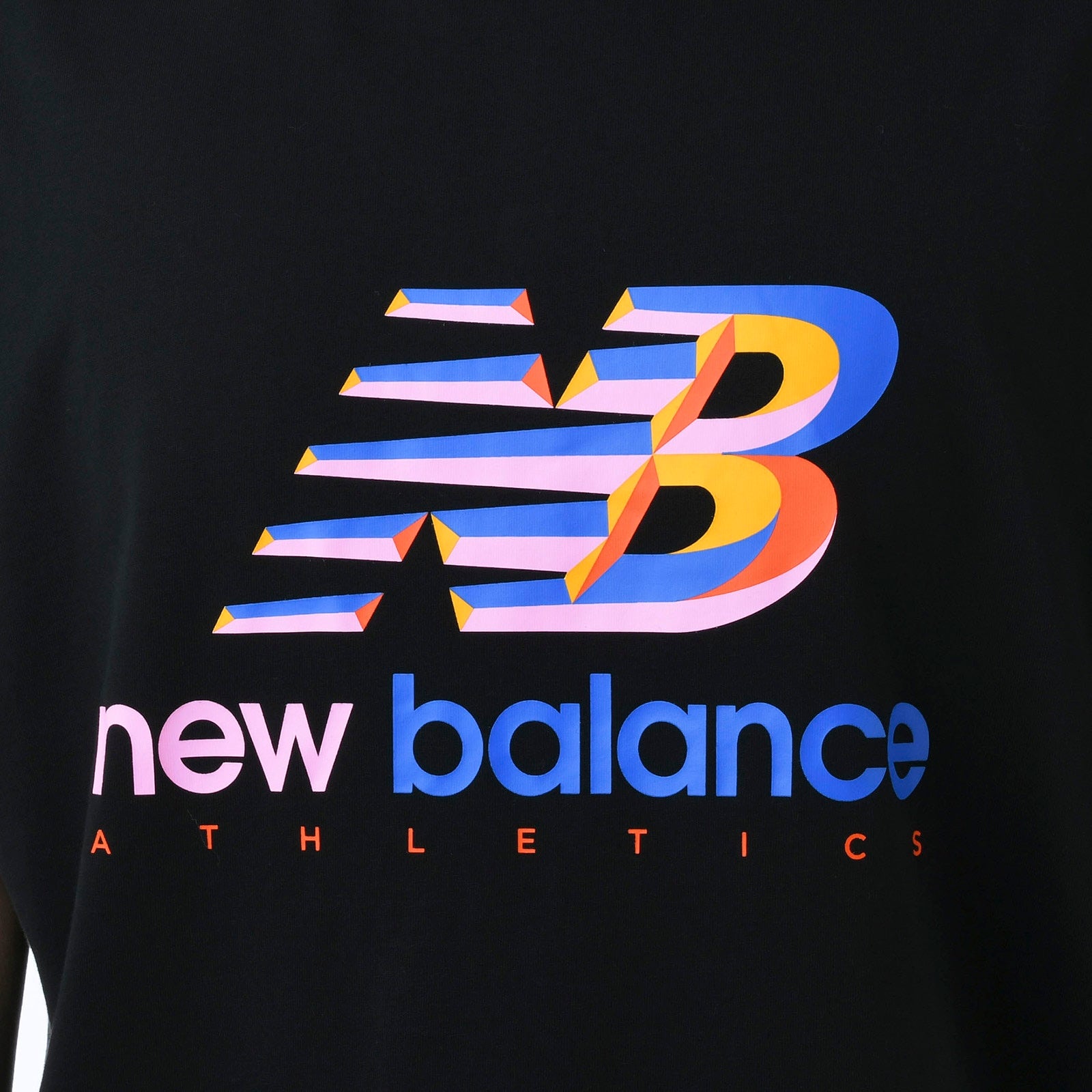 NB Athletics アンプリファイドロゴTシャツ