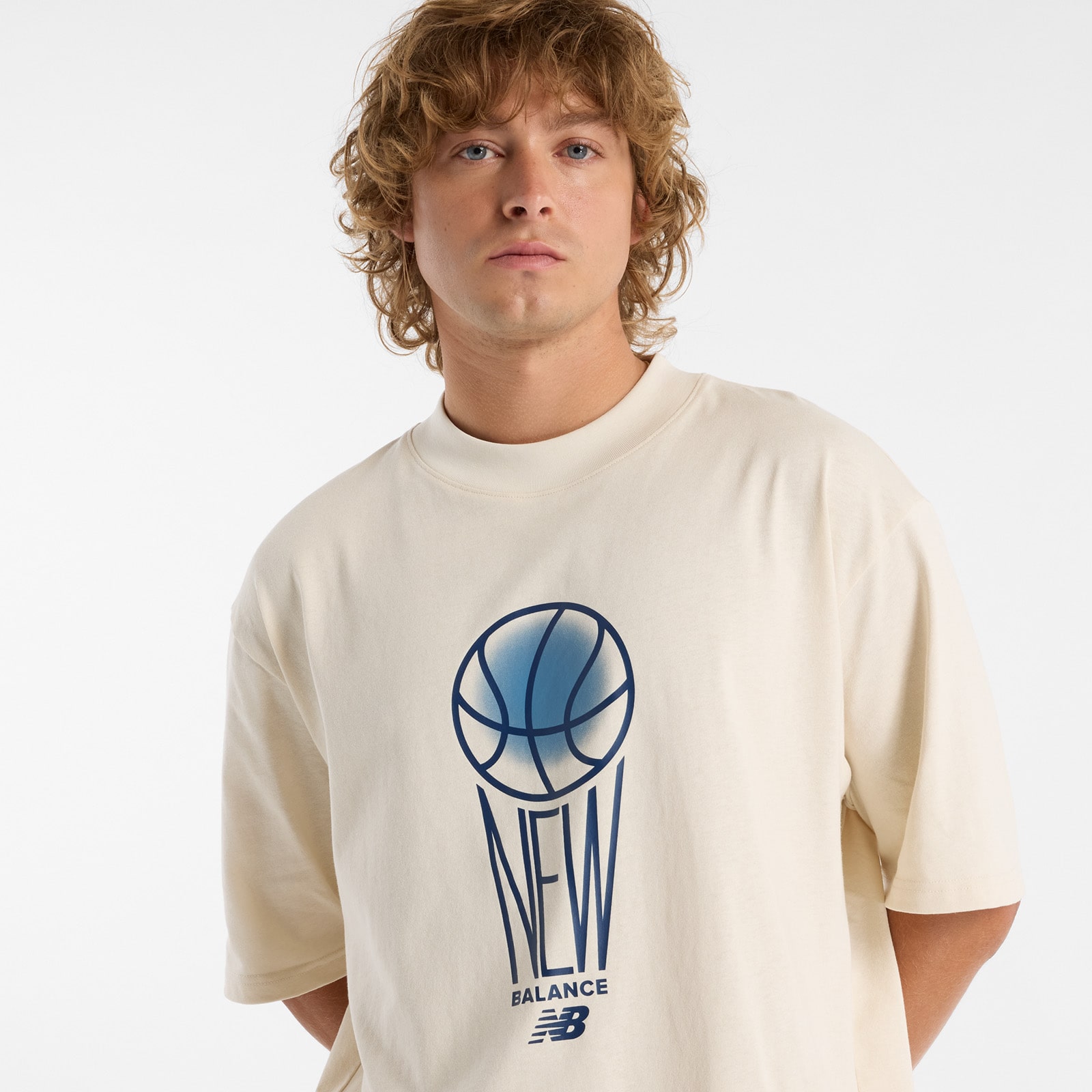 Hoops グラフィックショートスリーブTシャツ