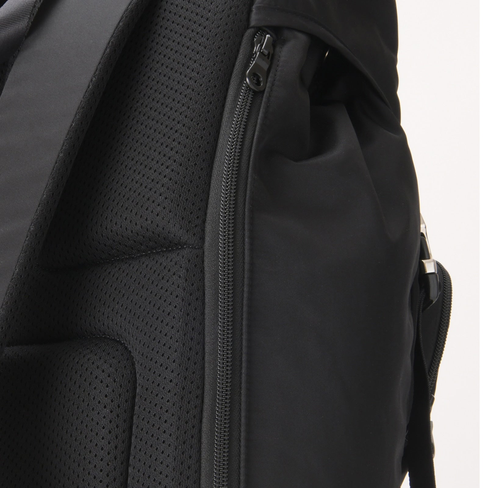 NB公式】ニューバランス | MET24 Backpack for women|New Balance